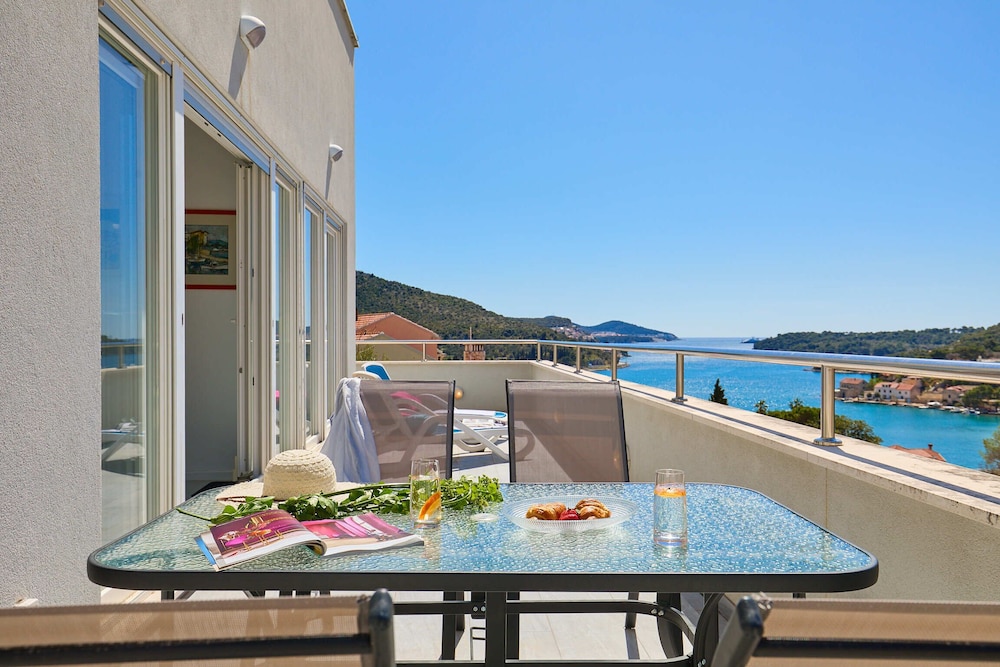 Blue Bay Apartment