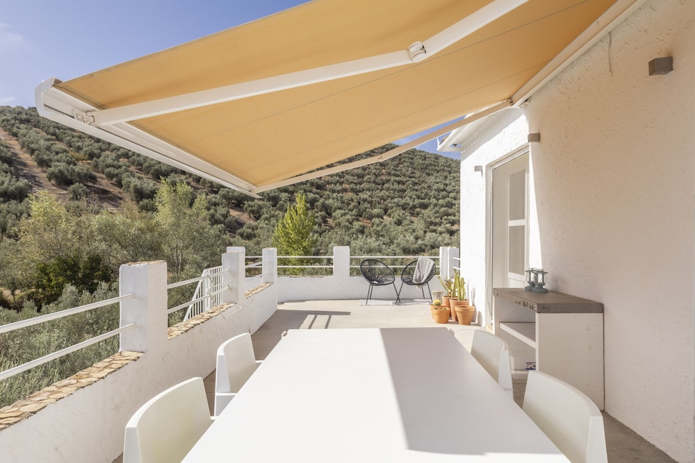 Casa Olivo in Izn jar