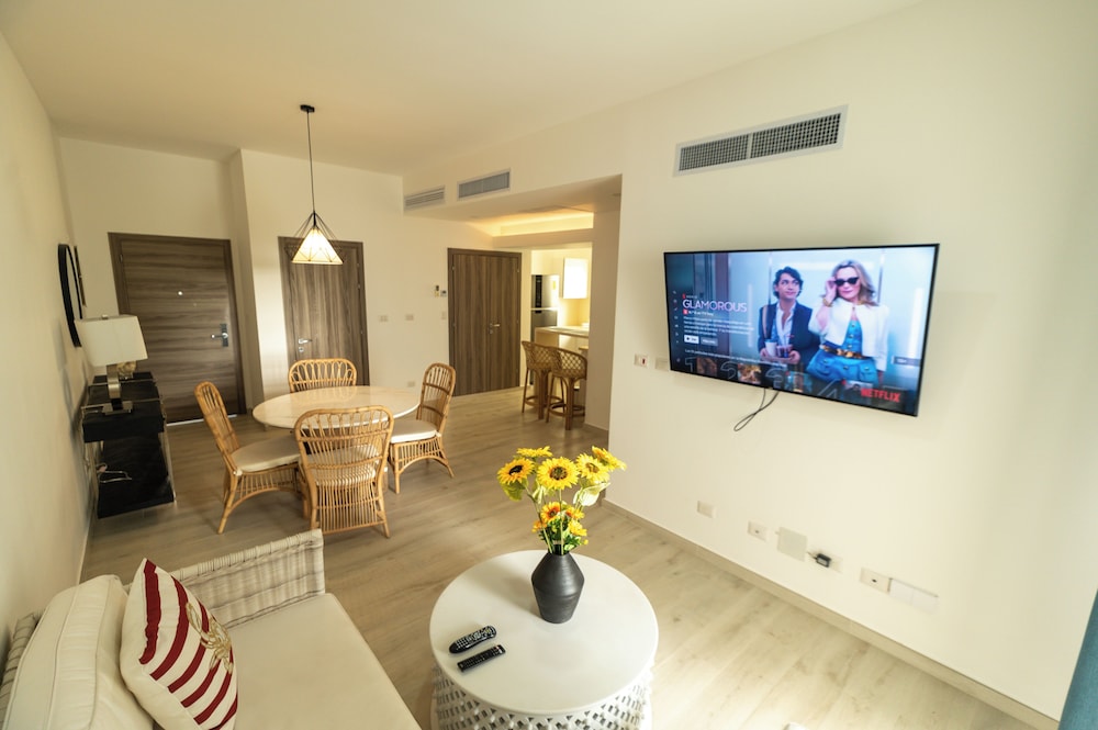 Playa Coral Condo in Paradise F22 view 5