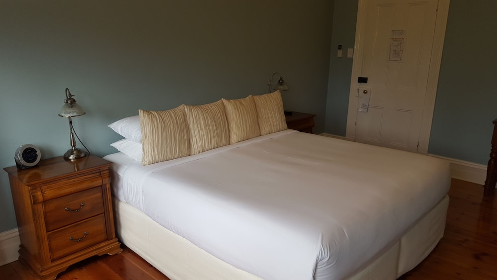 Lighthouse Lodge