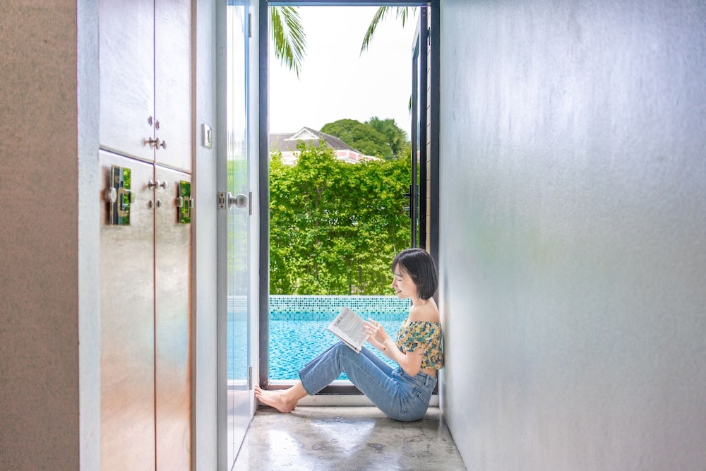 Book a Bed Poshtel - Hostel