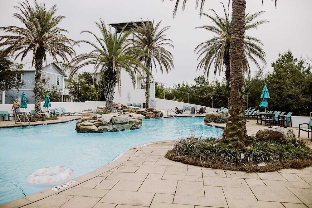 Somewhere on the Beach by Avantstay Golf Cart + Bikes, Pool Access, Beach