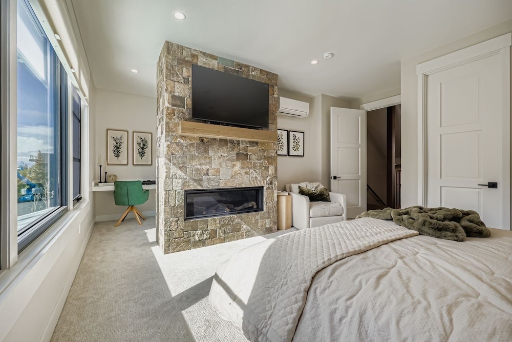 37 Alcove 3 Bedroom Townhouse