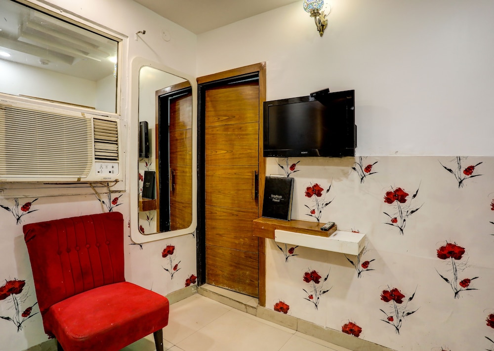 Staybook Hotel Jai Balaji New Delhi Railway Station