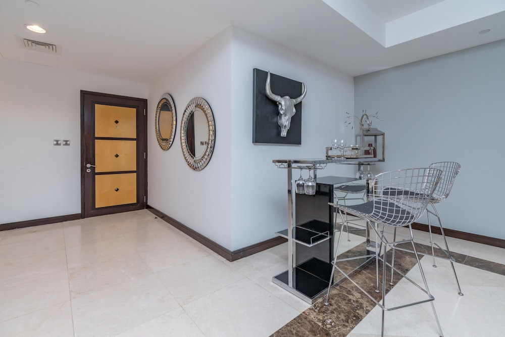 Lux BnB Duplex Casa Private Garden JBR