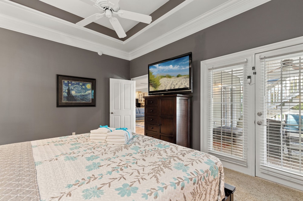 Sugar Sand Retreat 3-bed, 2-bath Beach Getaway With Private Pool, Sleeps 8!