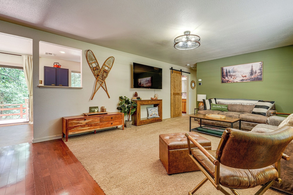 Hike & Ski! Cabin 20 Mi to Soda Springs Mtn Resort