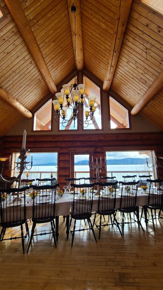 Inn On The Lake