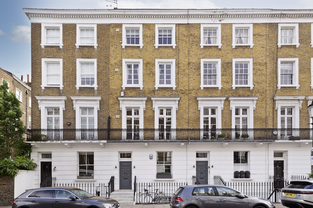 Fabulous 3 Bed Flat Chelsea