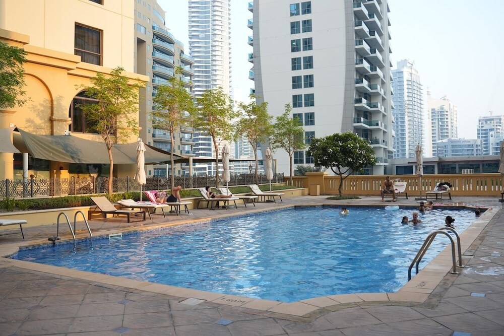 Free Gym and Pool Near to Beach Bunk Bed