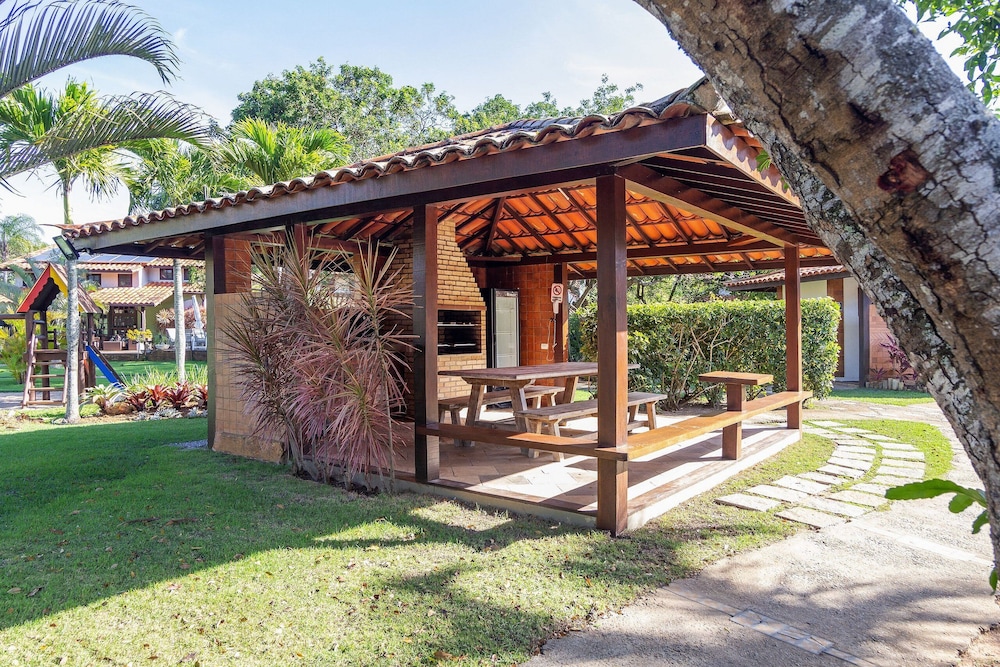 Bz10 Casa 4 suítes em condomínio clube