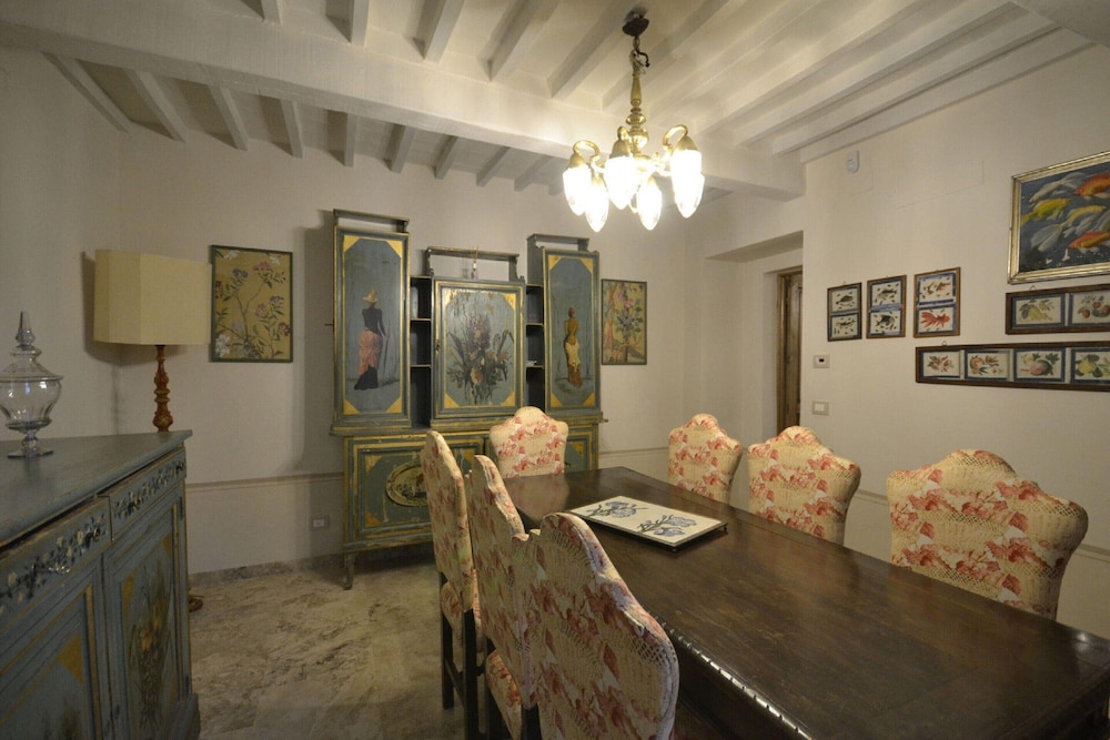 Belvilla by OYO Villa Torreone