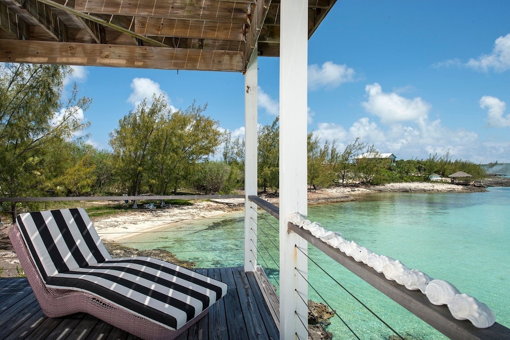 Touch Of Class Estate - A Caribbean Beachfront Estate 5 Bedroom Estate