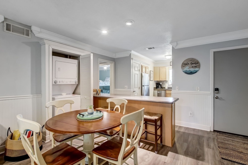 Amelia Landings 9f 2 Bedroom Condo