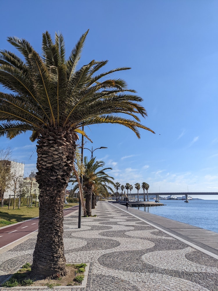 La Promenade view 3