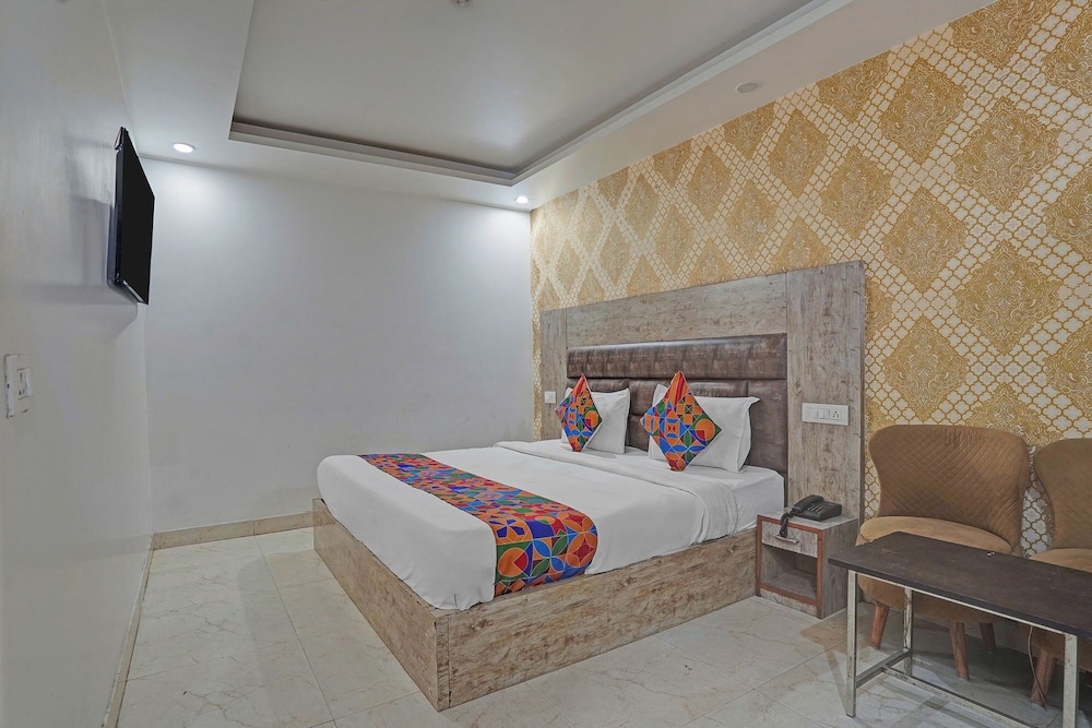 Fabhotel Broadway