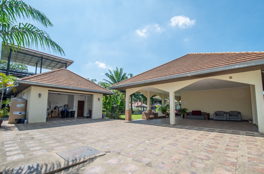 Pool Villa for Families and Party