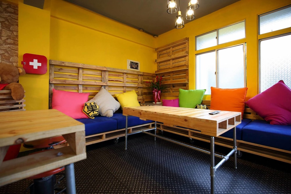 Hive Backpackers