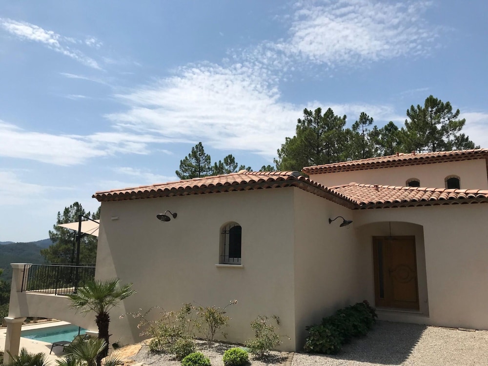 Villa in Le Plan-de-la-tour With Pool