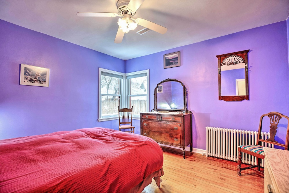 Cozy Cedarburg House - Walk to Historic Downtown!