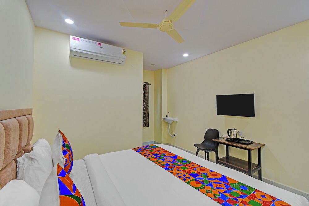 Fabhotel Srikara Grand Luxury Rooms
