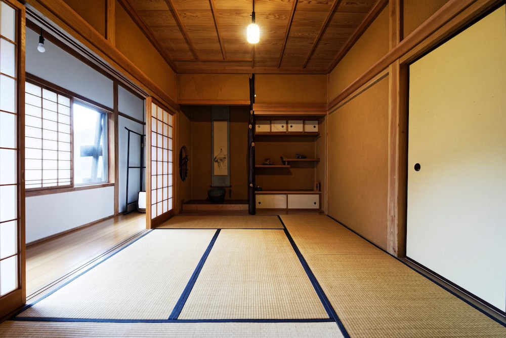 Takazuri Kita - Hostel