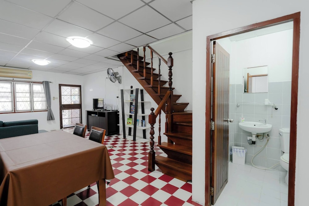 Charming 2-bedroom House in Hua Hin Soi 80,12-minute Walk to Beach