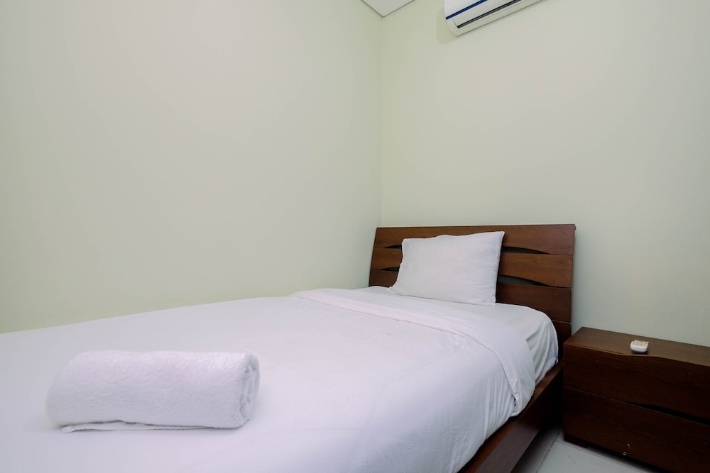 Elegant Nifarro Park 2BR Apartment with Best View view 2