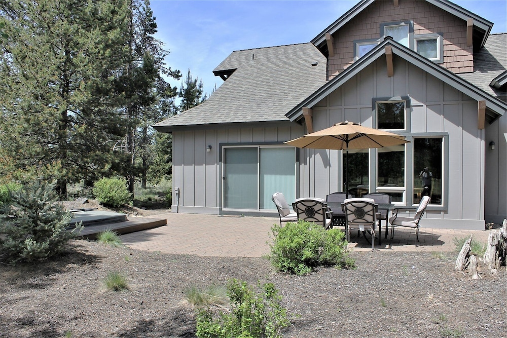 56540 Sunstone Loop 4 Bedroom Home