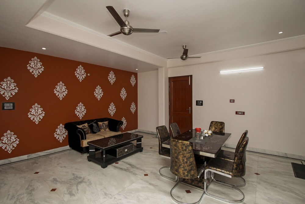OYO 8430 Absin Hospitality