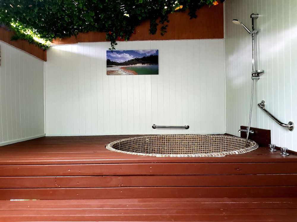 Taupo Thermal Motel & Spa - Adults Only