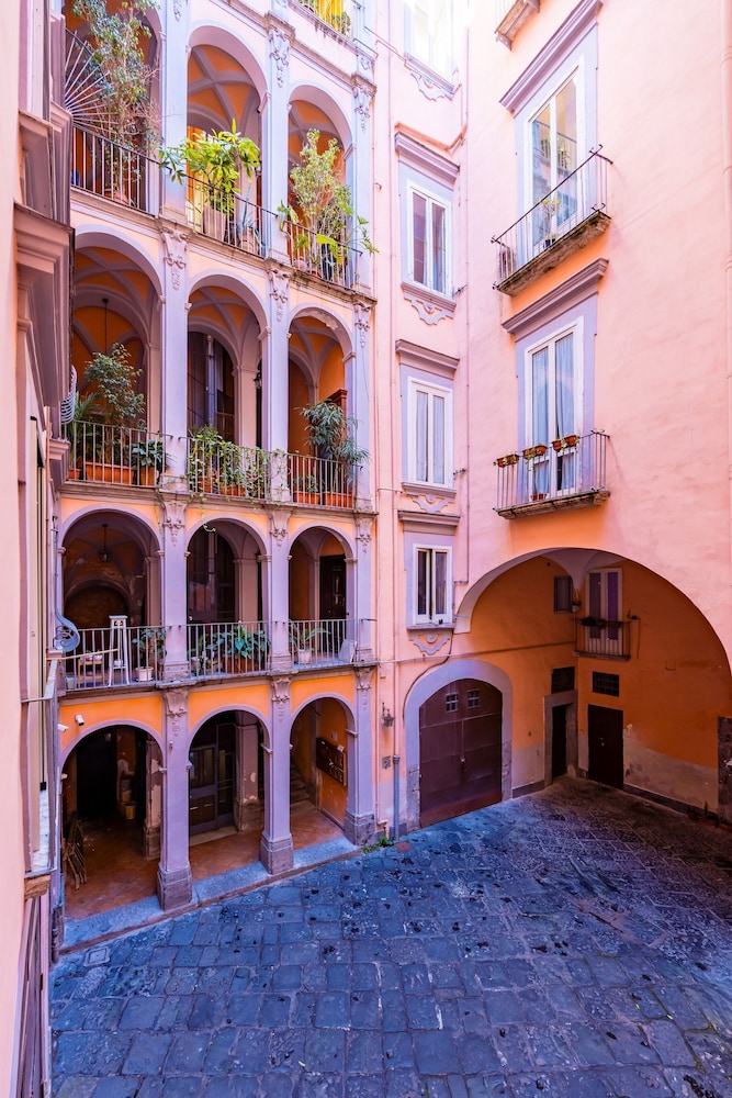 Palazzo Loffredo by Napoliapartments