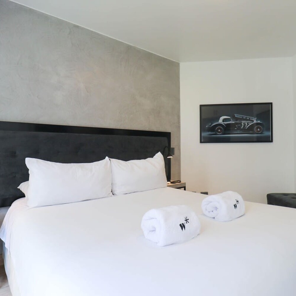 w Upscale 2BR Near Larcomar Miraflores