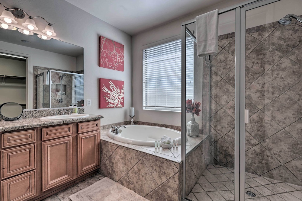 Idyllic Gilbert Abode w/ Private Pool: Near Golf!