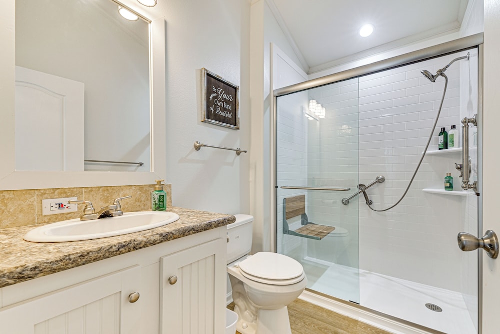Private Pavilion: Countryside Cottage in Celina!