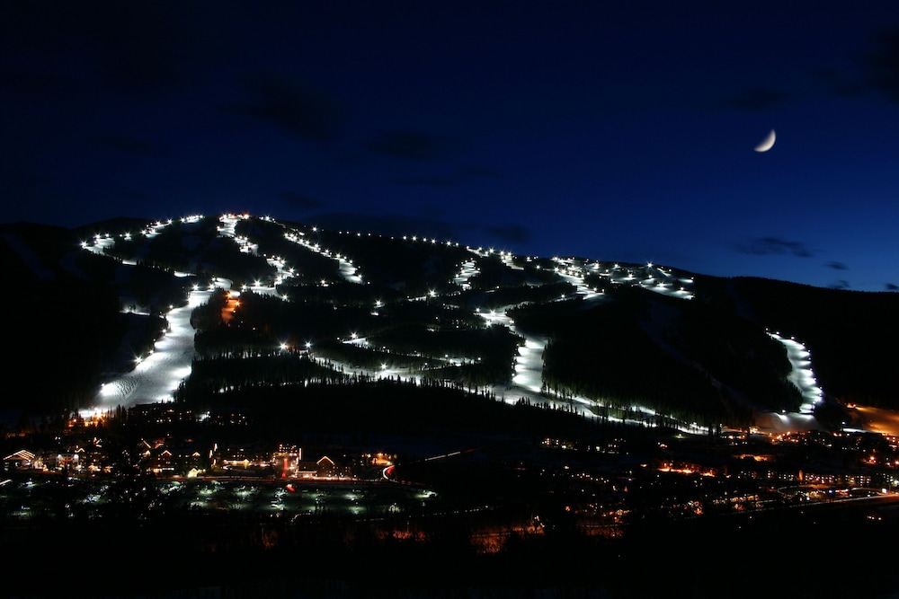 Summit County Vacations - Springs 8893 by SummitCove Vacation Lodging - Property Image 2