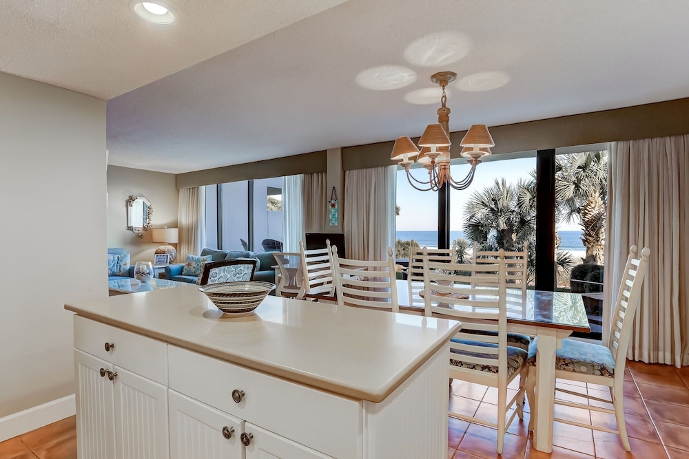 Omni Captains Court 1029 2 Bedroom Condo