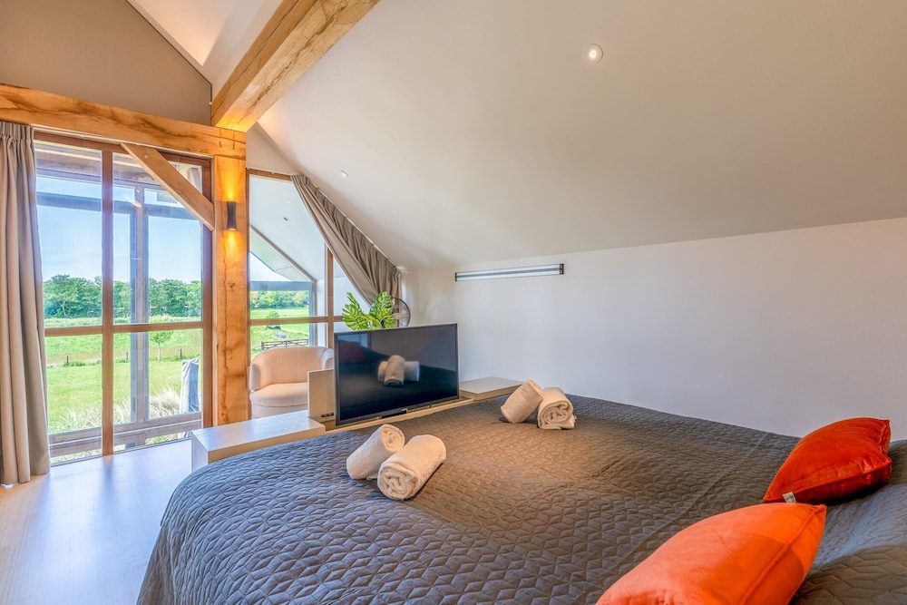 Luxurious and Sustainable 6-person Holiday Villa