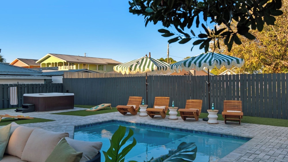 PCB Stay w/ Heated Pool, Hot Tub, Bars, Game Room & Quick Walk to Beach The Jade Oasis by Avantstay