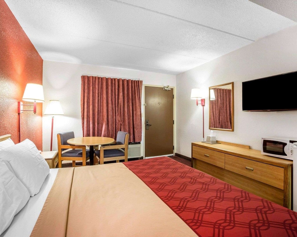 Econo Lodge Jonesboro - Atlanta South view 2