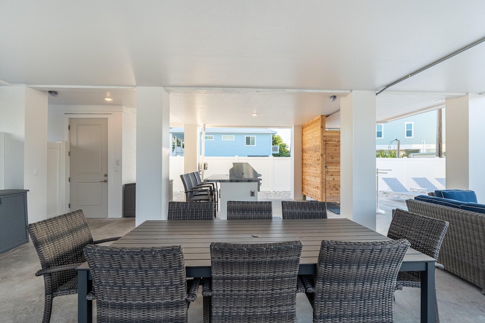 Mod Cottage