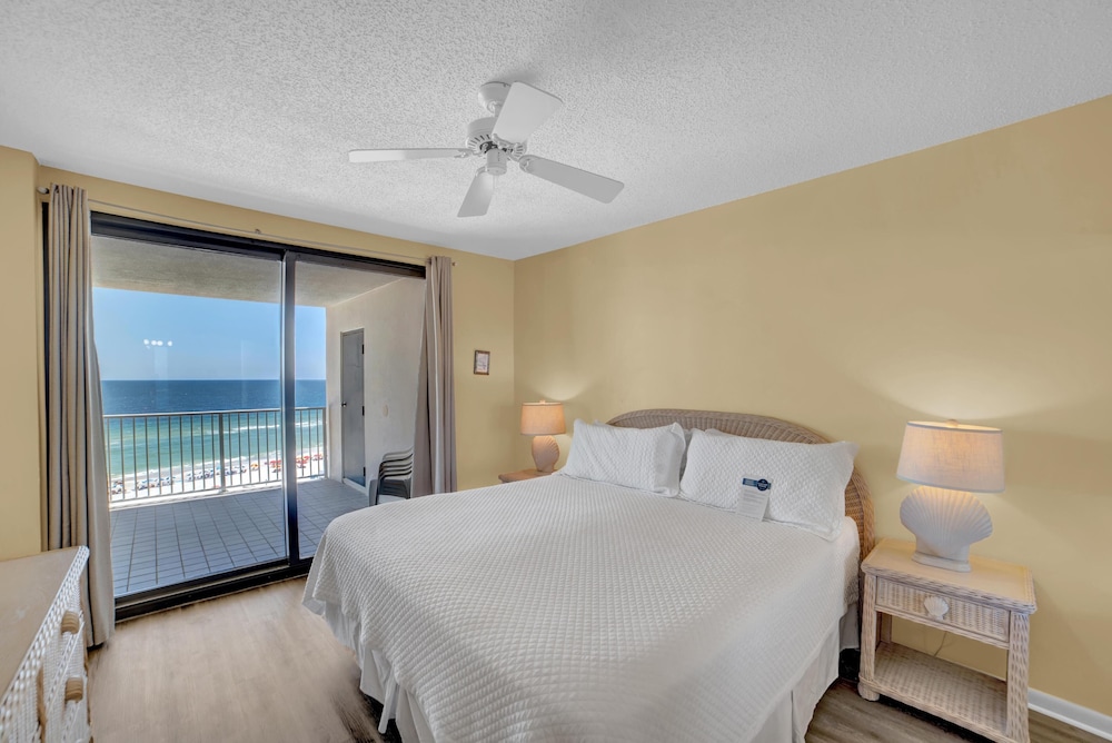 Pelican Pointe 805