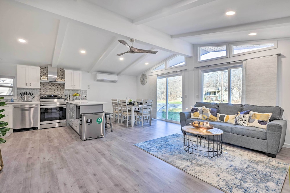 Tobyhanna Home w/ Game Room  Lake Access! - Property Image 9