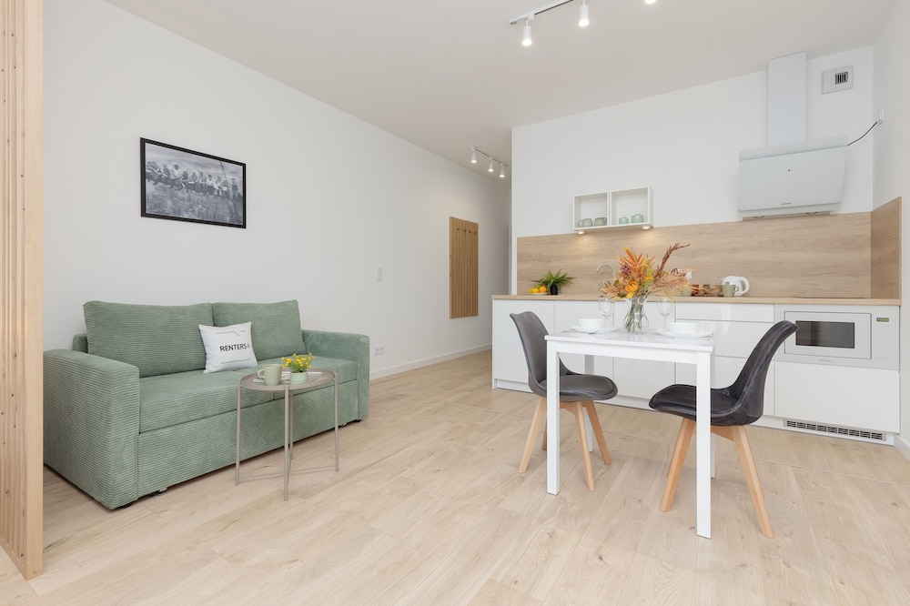 Modern Studio Mokotów by Renters view 4