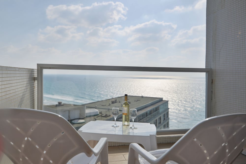 Balcony & Terrace