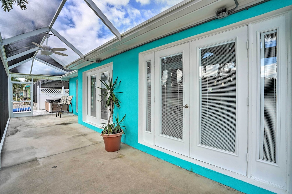 Waterfront Matlacha Home w/ Hot Tub & Grill! view 4
