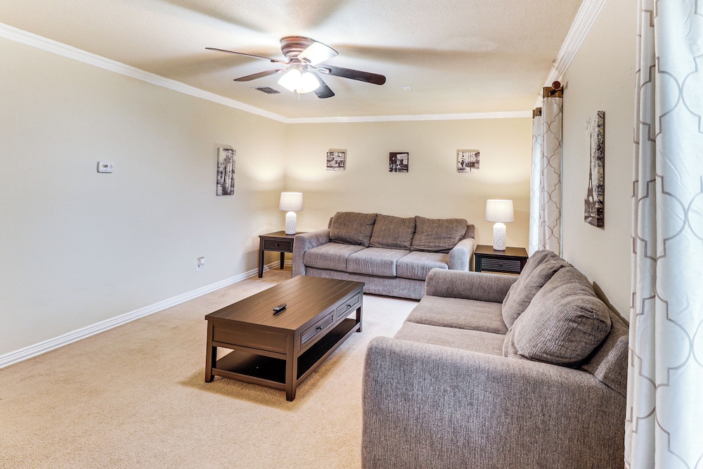 Near At&t Stadium & Six Flags: Texas Family Home!