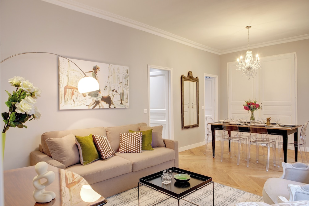 Paris Blanc Manteau Residence