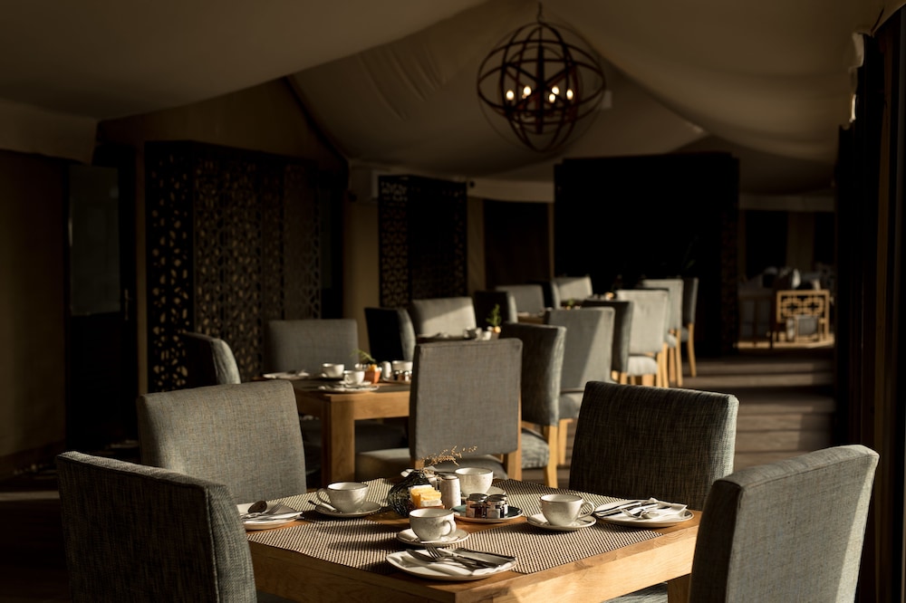 Kingfisher Retreat by Sharjah Collection