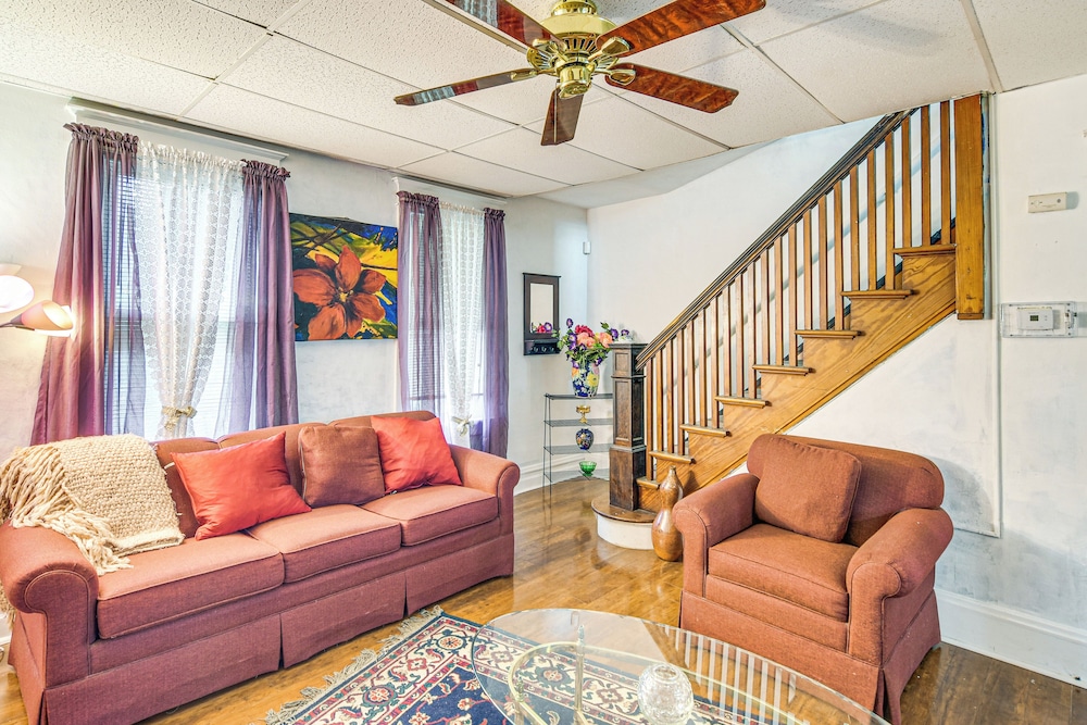 Bethlehem Home w/ Patio & Amazing Sunset Views!